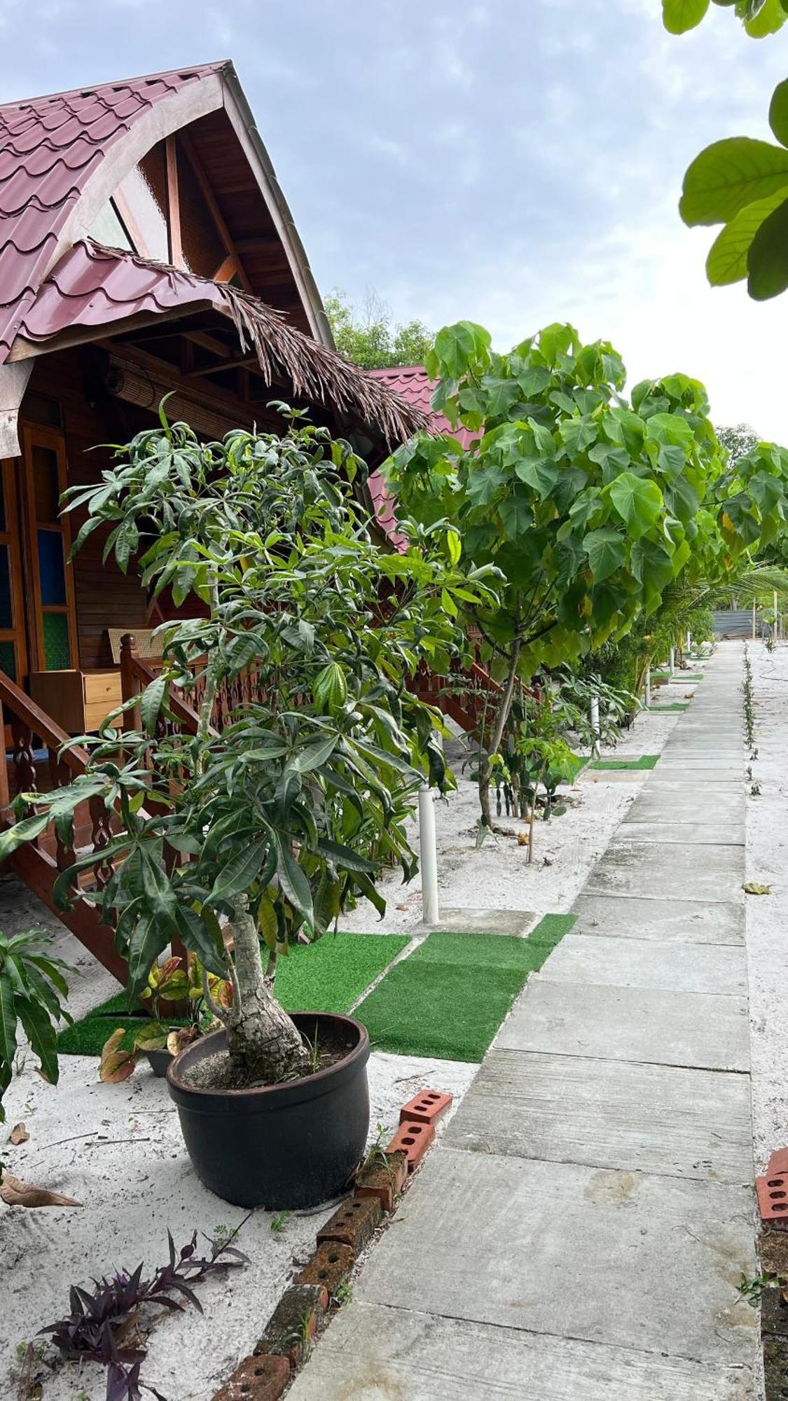 Golden Chenang Village Пантай Ченанг Екстериор снимка